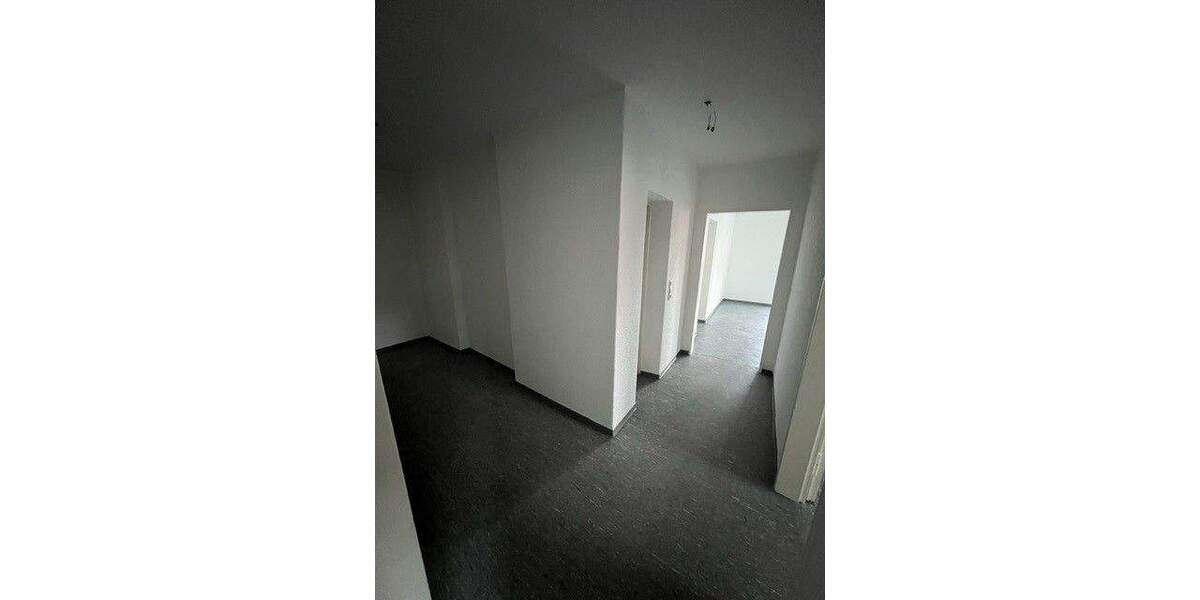 Helle 4-Zimmer Wohnung mit Balkon zu vermieten 4 zimmer