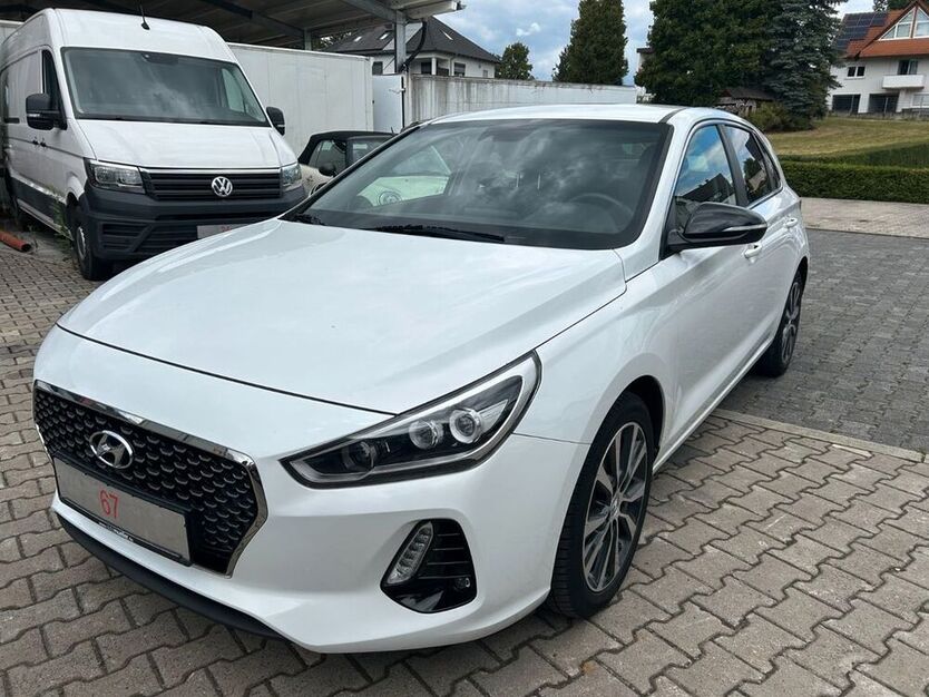 i30