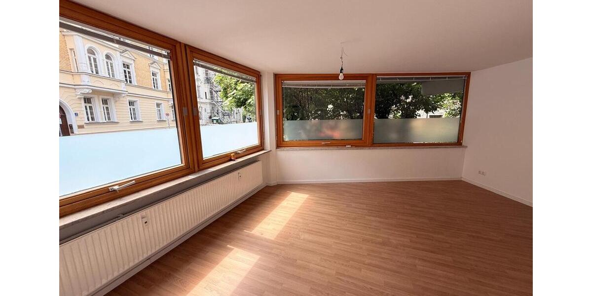 Erdgeschoßwohnung München Schwabing-Freimann - 1.5 Zimmer, 39 m&sup2;, 1.700&euro; | Angebot:26662106