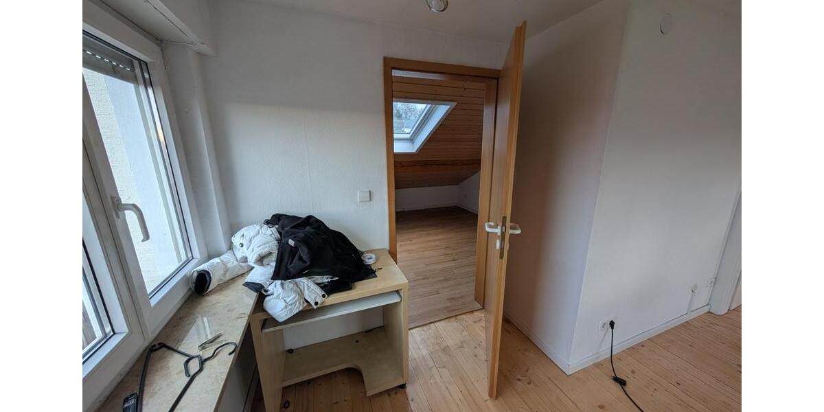 Dachgeschoßwohnung Winnenden - 3 Zimmer, 60 m&sup2;, 820&euro; | Angebot:25446951