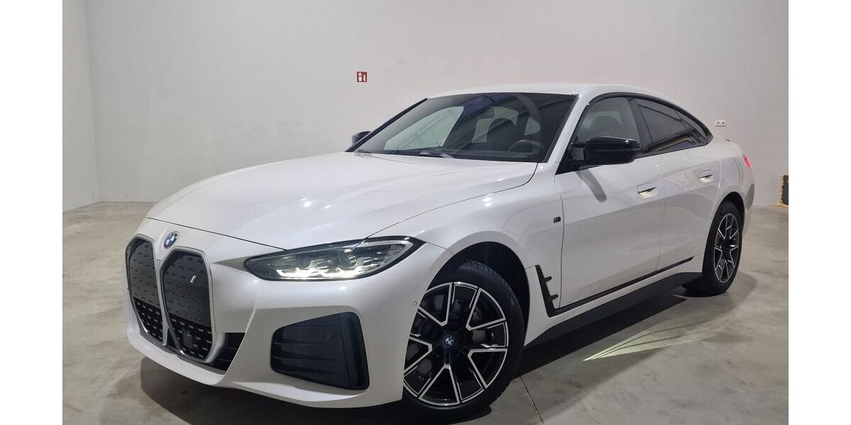 BMW i4 5.344 km 43.900 &euro; Mönchengladbach 41061