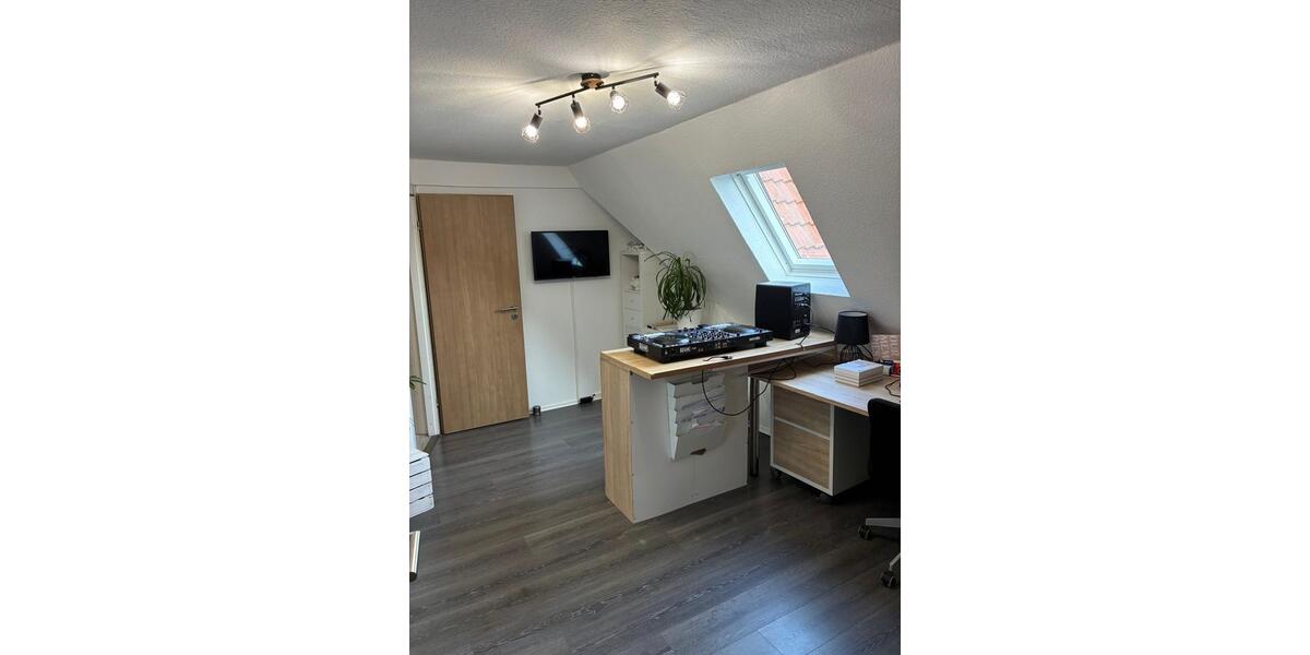 Dachgeschoßwohnung Bremerhaven Schiffdorferdamm - 3 Zimmer, 96 m&sup2;, 195.000&euro; | Angebot:25580552