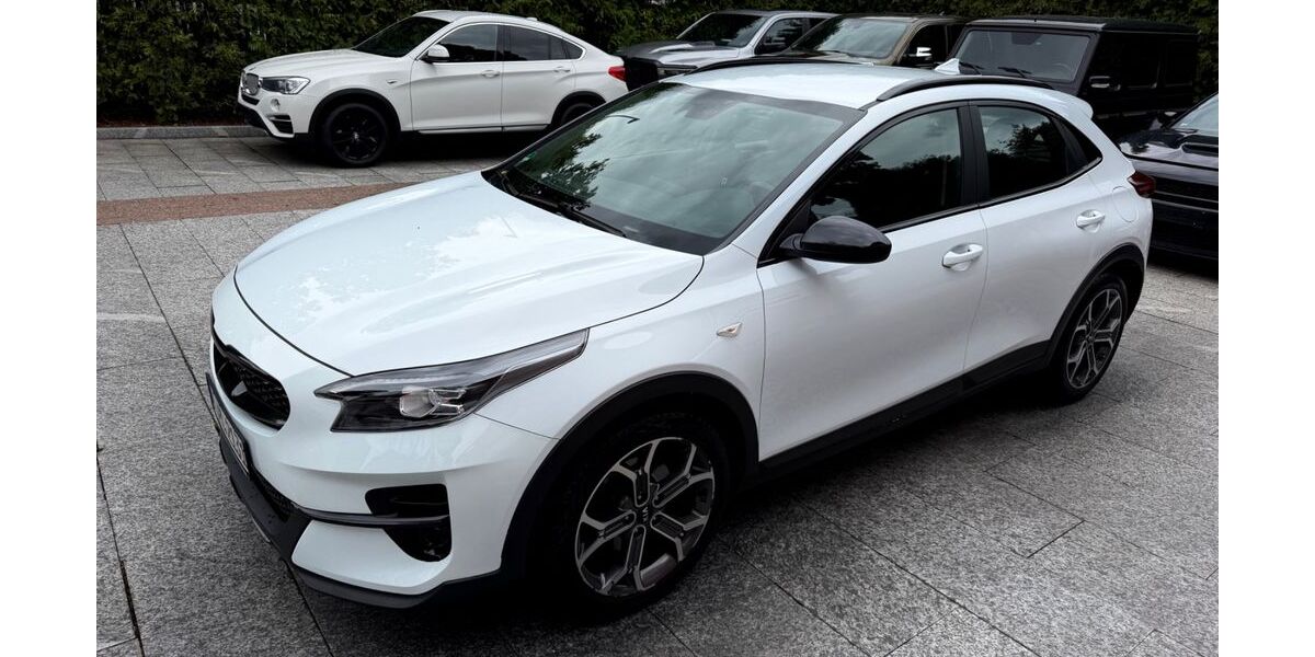 Kia XCeed 95.000 km 13.980 &euro; München 81827
