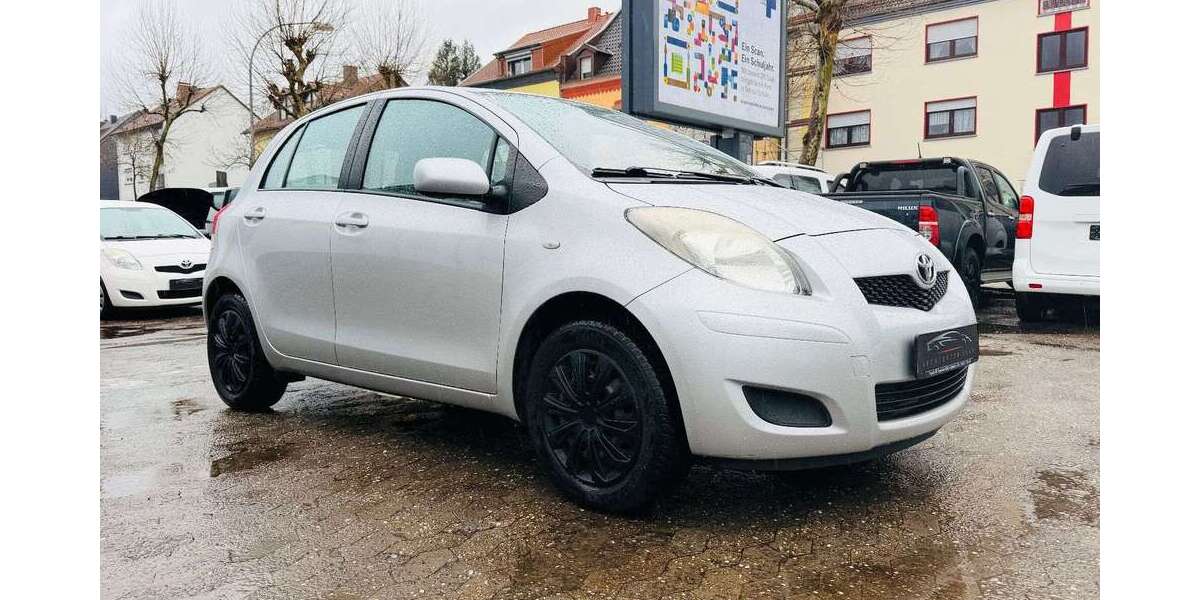 Toyota Yaris 43.000 km 5.900 &euro; Saarbrücken 66115