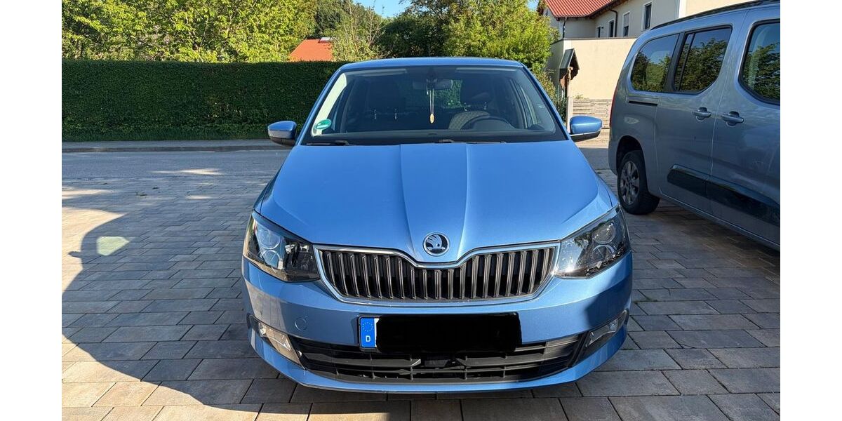 Skoda Fabia 107.200 km 8.500 &euro; Fahrenzhausen 85777