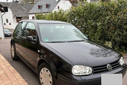 VW Golf 210.725 km 3.000 &euro; Aach 54298