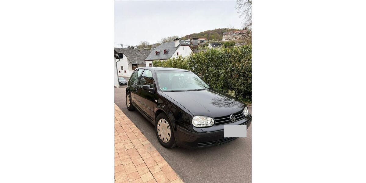 VW Golf 210.725 km 3.000 &euro; Aach 54298