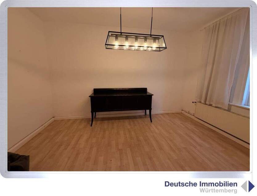 Große 5 Zimmer Mietwohnung (1.OG) in Stuttgart- Ost 5 zimmer