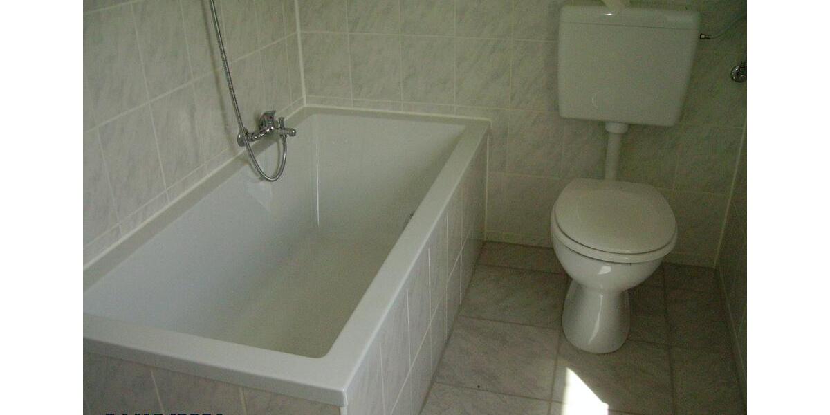 Etagenwohnung Hohenmölsen - 2 Zimmer, 54 m&sup2;, 350&euro; | Angebot:24181887