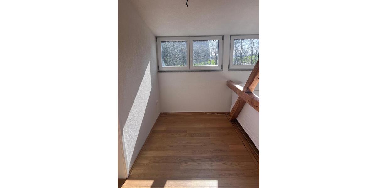 Etagenwohnung Vogt - 3.5 Zimmer, 144 m&sup2;, 1.400&euro; | Angebot:26399974