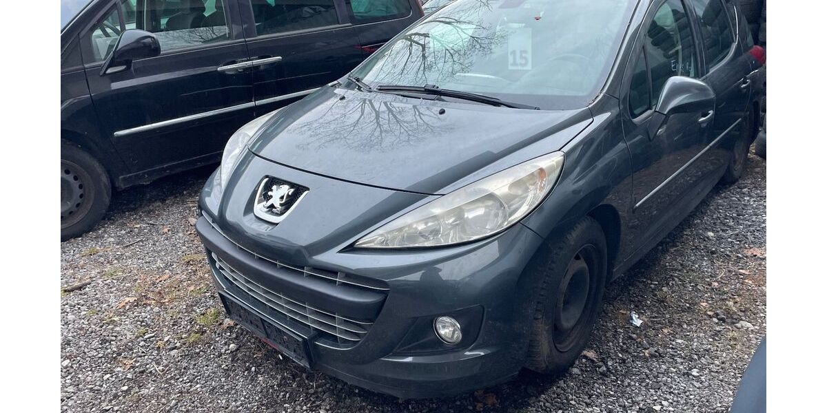 Peugeot 207 157.939 km 999 &euro; Rosenheim 83026