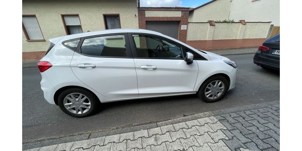 Ford Fiesta 52.000 km 6.500 &euro; Kelsterbach 65451