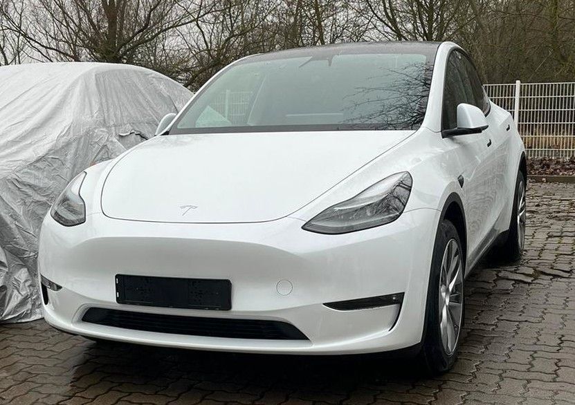 Tesla Model Y 32.000 km 34.500 € Neuendorf 18246
