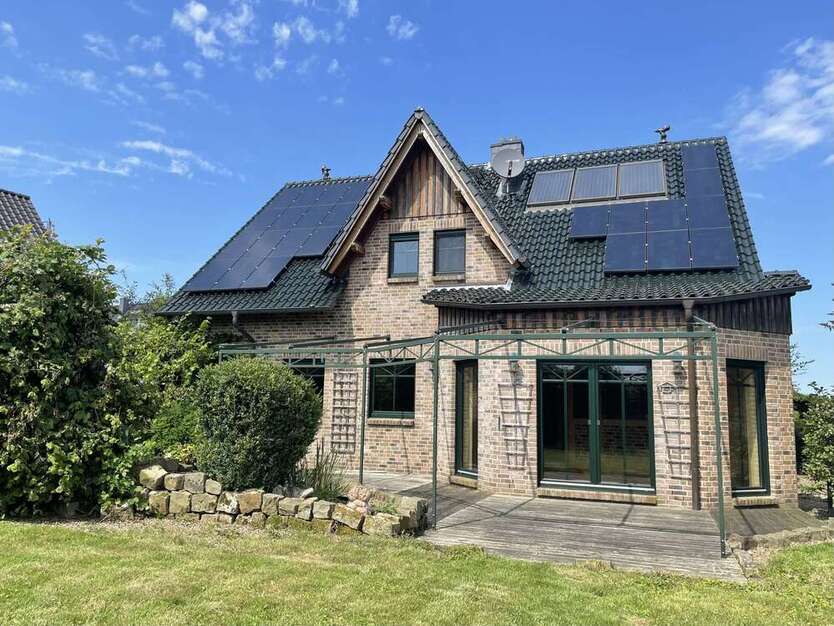 Haus zum Kaufen in Bad Pyrmont 529.000 € 190 m²