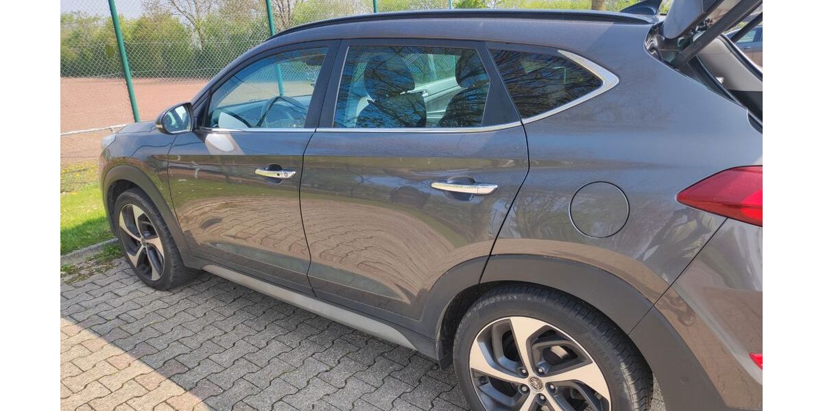 Hyundai TUCSON 135.000 km 15.800 &euro; Wegberg 41844