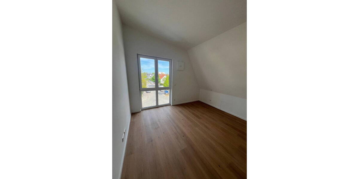 Etagenwohnung Germering Unterpfaffenhofen - 3 Zimmer, 94 m&sup2;, 2.050&euro; | Angebot:25728312