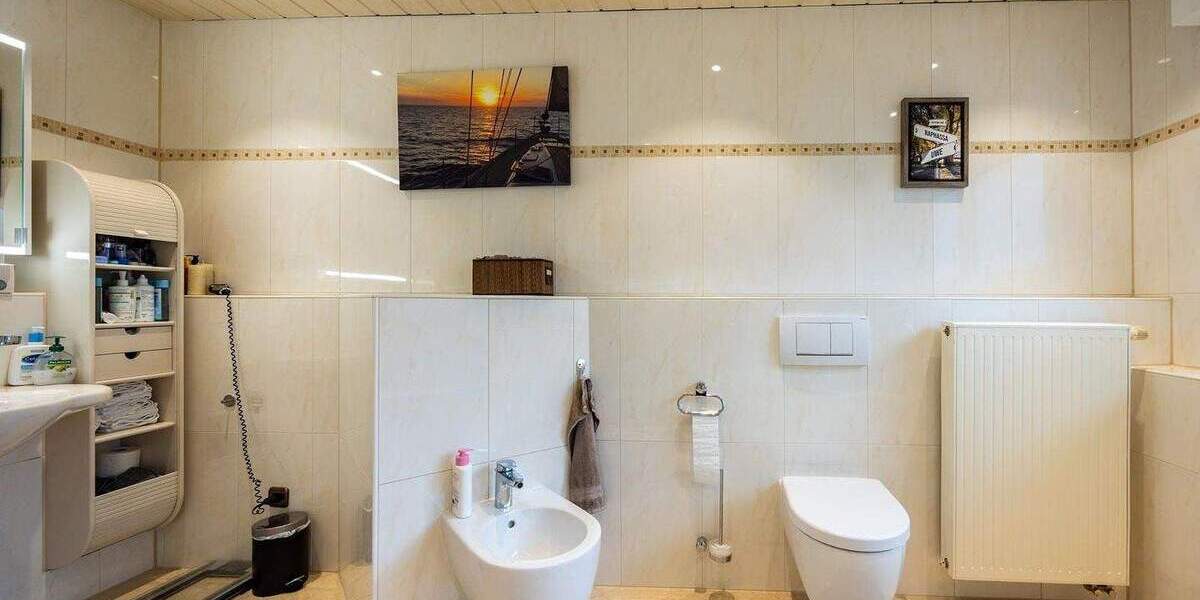 Einfamilienhaus mit Einlieger, Garage, Doppel-Carport und schönem Garten 7 zimmer