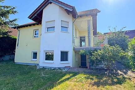 Haus Oberhausen-Rheinhausen Rheinhausen - 6.5 Zimmer, 218 m&sup2;, 2.300&euro; | Angebot:27140875
