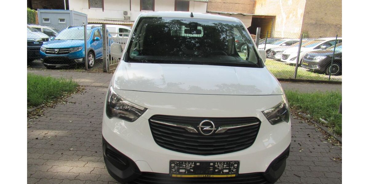 Opel Combo 84.000 km 8.990 &euro; Karlsruhe 76131