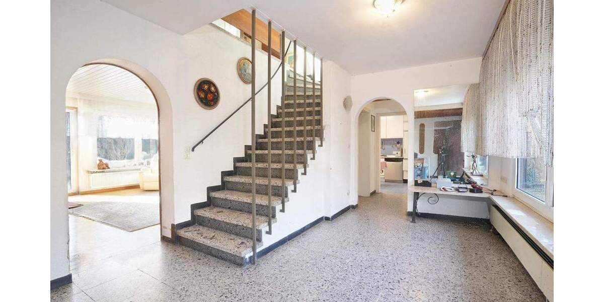Einfamilienhaus Bretten - 7 Zimmer, 220 m&sup2;, 685.000&euro; | Angebot:24712191