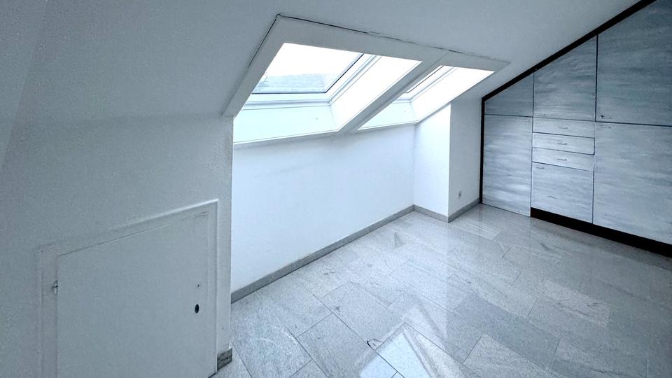 Dachgeschoßwohnung Warstein - 3 Zimmer, 100 m&sup2;, 695&euro; | Angebot:26664057