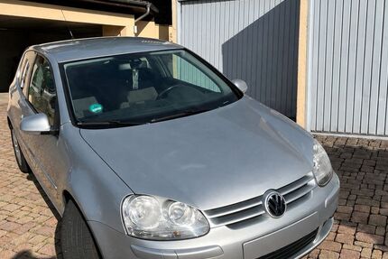 VW Golf 177.000 km 2.500 &euro; Gaggenau 76571