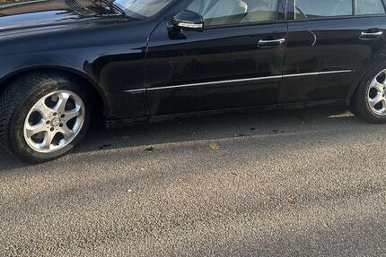 Mercedes-Benz E 350 248.579 km 5.750 &euro; Neuffen 72639