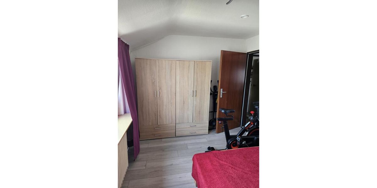 Dachgeschoßwohnung Bremen Hemelingen - 3 Zimmer, 60 m&sup2;, 750&euro; | Angebot:26232451