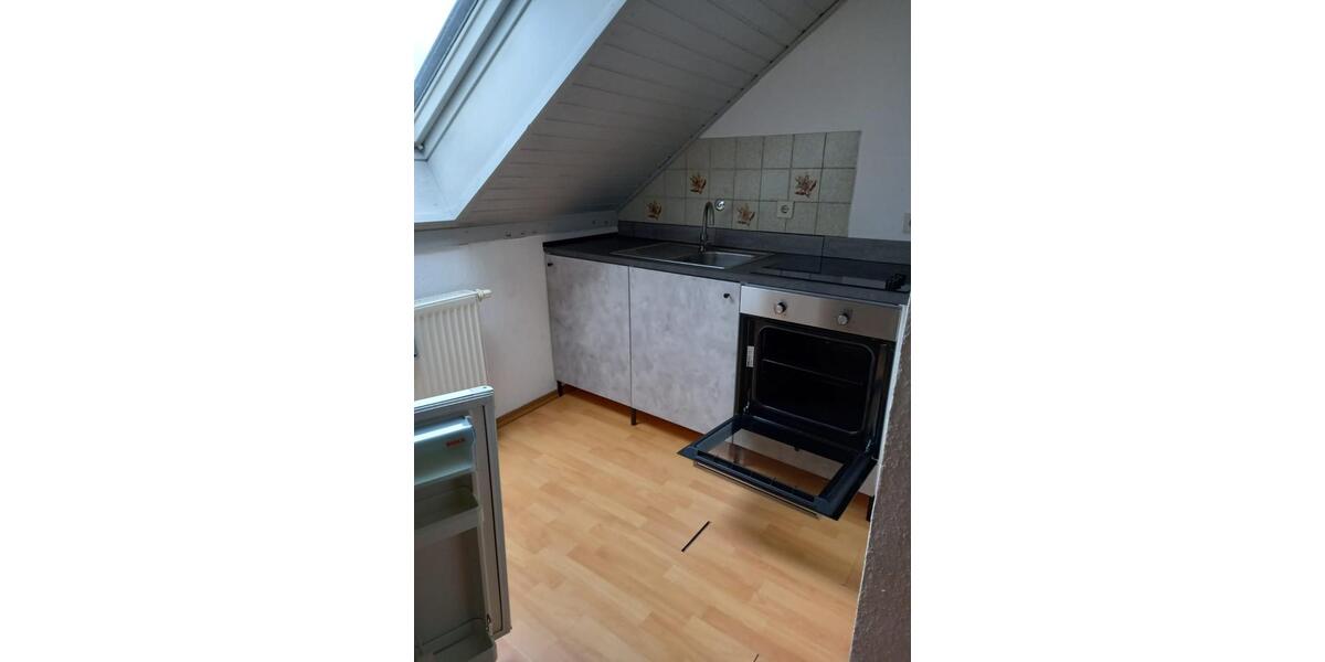 Dachgeschoßwohnung Deggendorf - 1 Zimmer, 30 m&sup2;, 350&euro; | Angebot:26476746