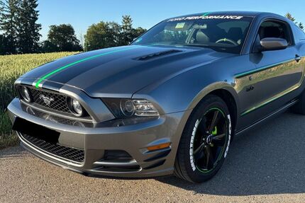 Ford Mustang 82.000 km 20.500 &euro; Buttenwiesen 86647