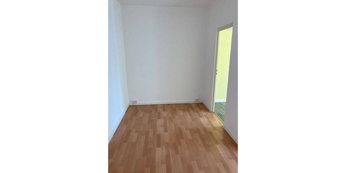 Etagenwohnung Gera Innenstadt - 3 Zimmer, 67 m&sup2;, 405&euro; | Angebot:26919906