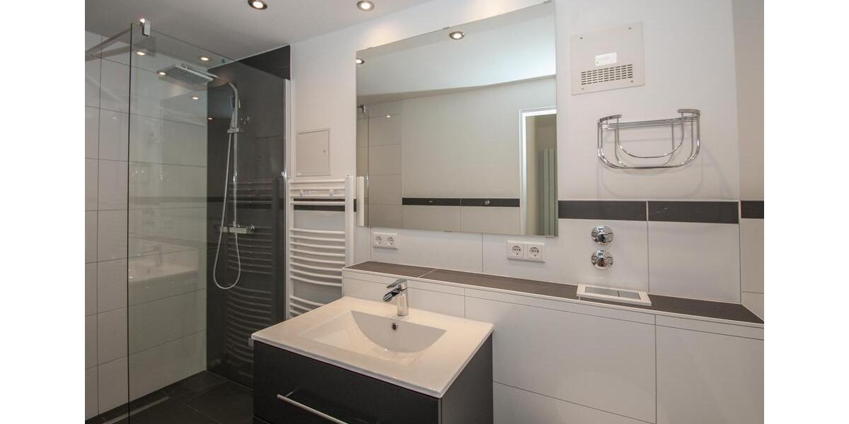 Erdgeschoßwohnung Erkrath - 2.5 Zimmer, 110 m&sup2;, 1.238&euro; | Angebot:25511256