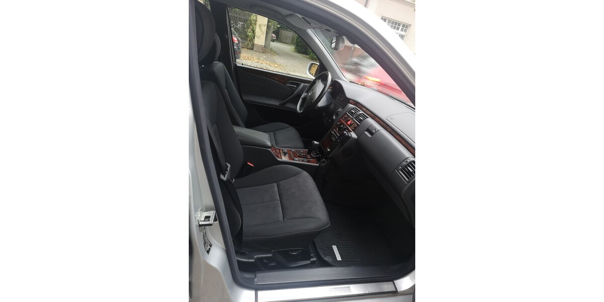 Mercedes-Benz 240 124.400 km 4.400 &euro; Leipzig 04109