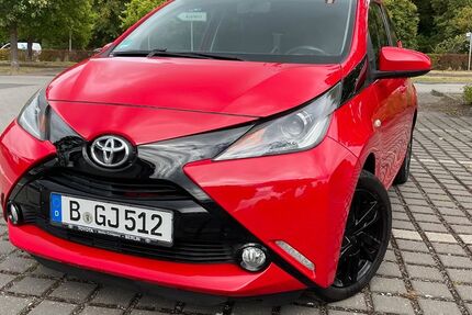 Toyota Aygo (X) 108.000 km 6.750 &euro; Berlin 12305