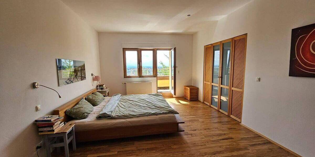 Einfamilienhaus Hofheim - 9 Zimmer, 320 m&sup2;, 4.250&euro; | Angebot:26616851