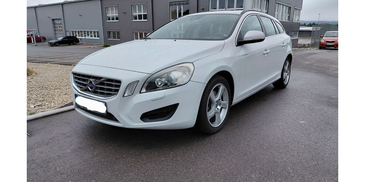 Volvo V60 181.500 km 7.900 &euro; Trossingen 78647