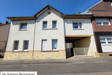 Solides Einfamilienhaus mit Nebengebäude in ruhiger und doch zentraler Lage von Neuwied!