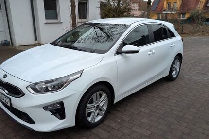 Kia ceed / Ceed 74.000 km 13.500 &euro; Aschaffenburg 63741