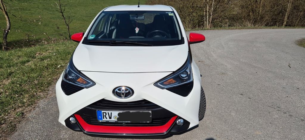 Toyota Aygo (X) 91.500 km 7.150 &euro; Ravensburg 88213