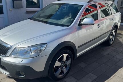Skoda Octavia 392.121 km 3.489 &euro; Plothen 07907