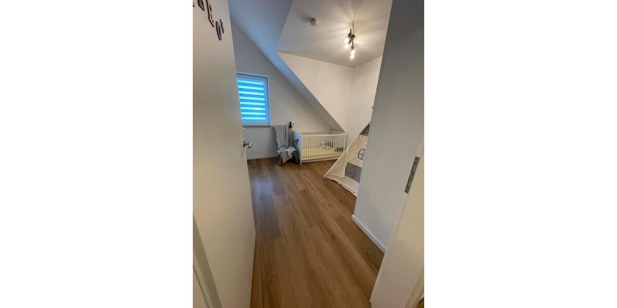 Dachgeschoßwohnung Salem - 4 Zimmer, 90 m&sup2;, 1.260&euro; | Angebot:25325074