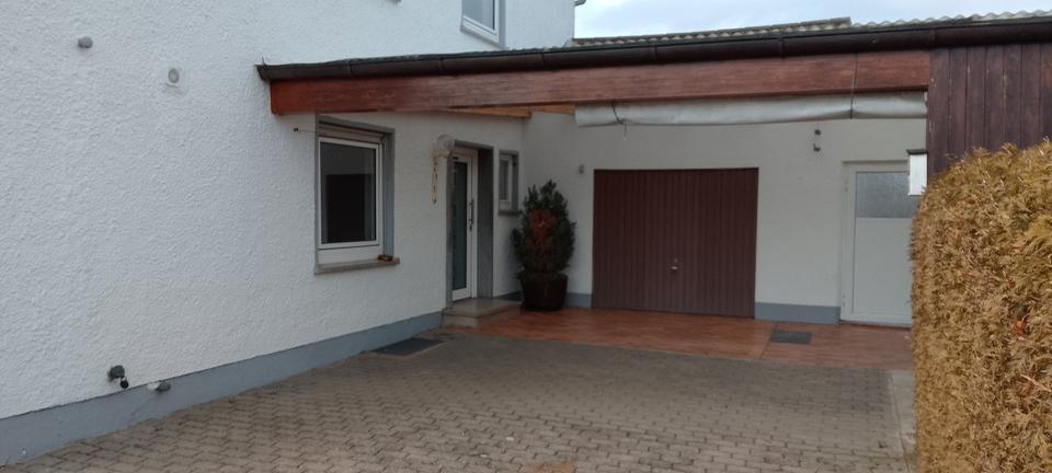 Doppelhaushälfte Bibertal - 6 Zimmer, 125 m&sup2;, 300.000&euro; | Angebot:25351907