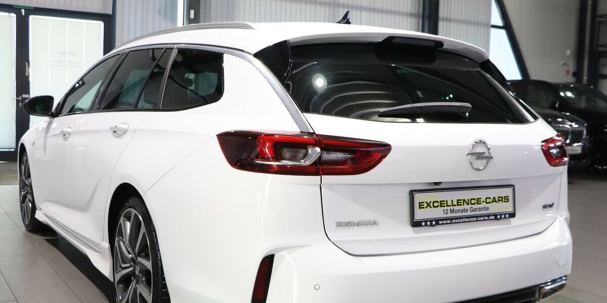 Opel Insignia 2.0 ST 4x4 OPC-LINE GSI WHITE / VC+HUD 140.000 km 18.555 &euro; Hamm 59077