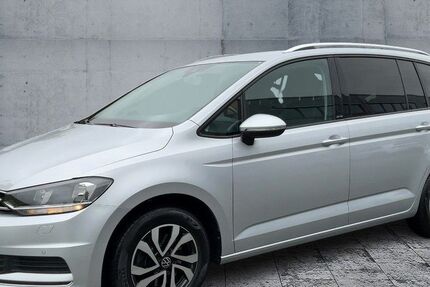 VW Touran 64.052 km 26.830 € Hof 95030