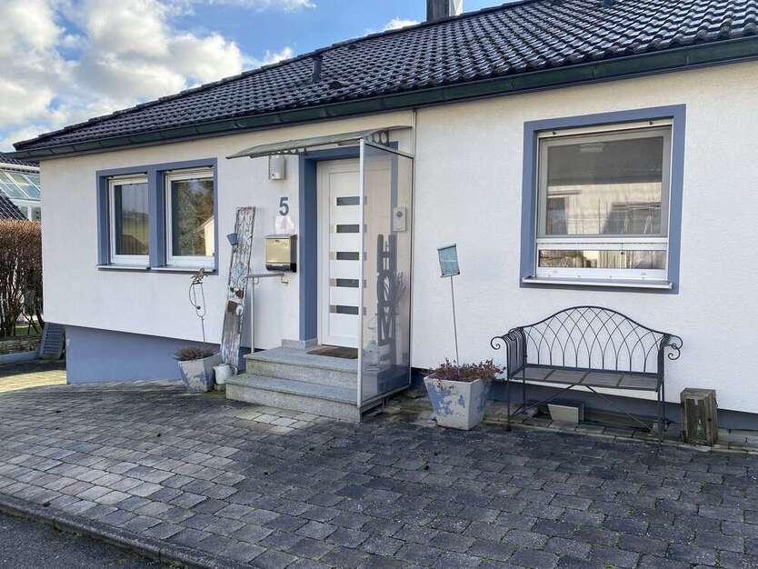 Haus zum Kaufen in Steinheim-Höpfigheim 598.000 € 100 m²