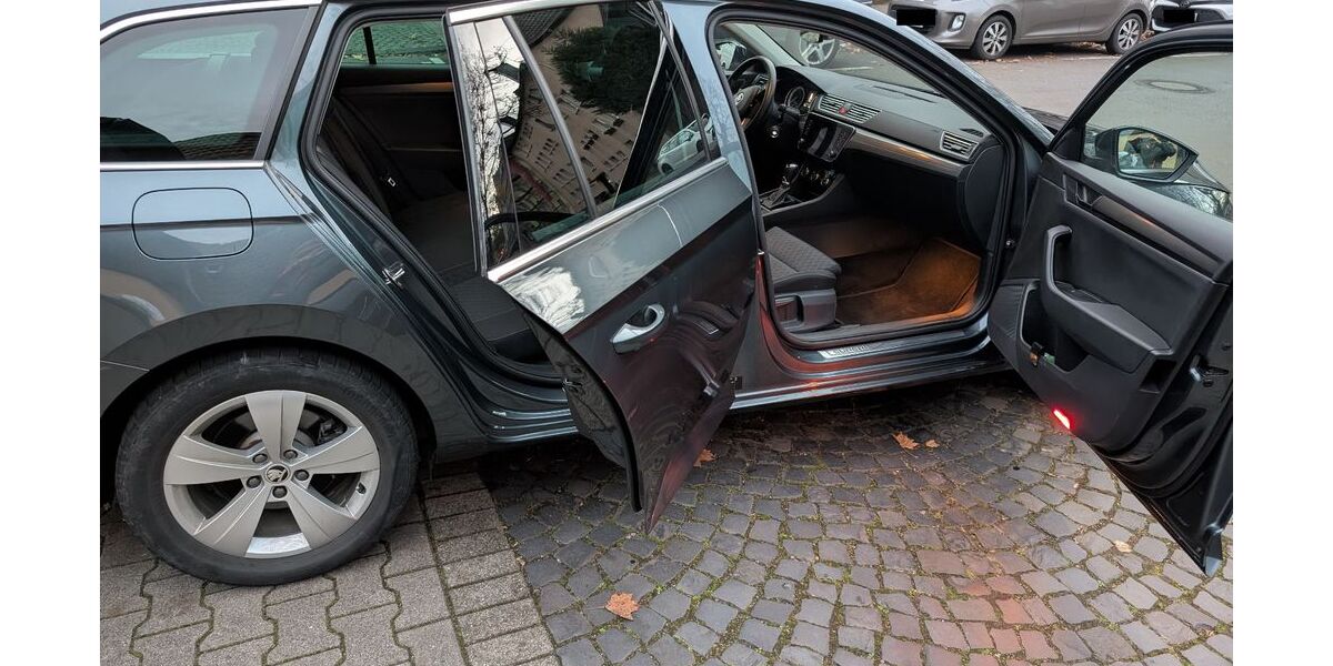 Skoda Superb 69.000 km 21.500 &euro; Gelsenkirchen 45899