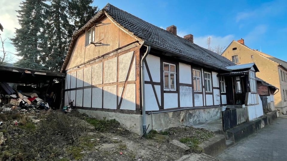 Einfamilienhaus Schöningen - 10 Zimmer, 180 m&sup2;, 89.000&euro; | Angebot:26487373