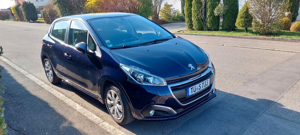Peugeot 208 63.000 km 8.200 &euro; Mössingen 72116
