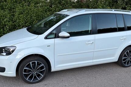VW Touran 118.000 km 11.099 &euro; Babenhausen 87727