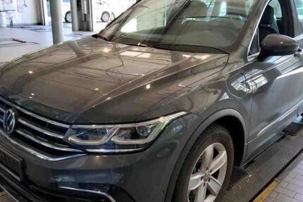 VW Tiguan 61.190 km 32.440 € Wackersdorf 92442